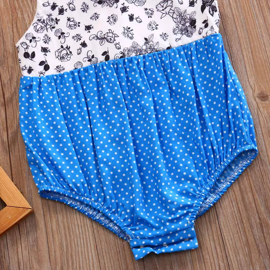 

Summer Newborn Baby Girls Floral Polka Dots Bodysuit Babies Girl V-neck Patchwork Bodysuit One piece Outfit Clothes