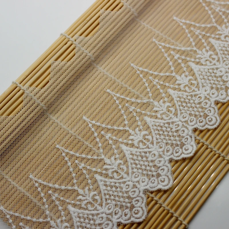 Кружевная вышивка в виде Розы 3 м