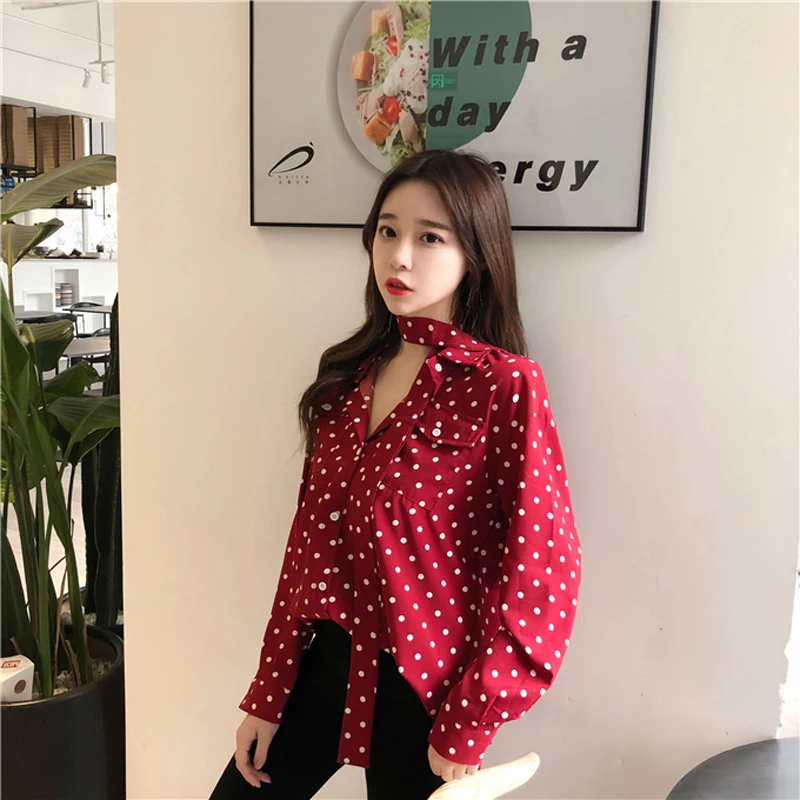 Блузка женская с длинным рукавом и карманами повседневная в горошек отложным