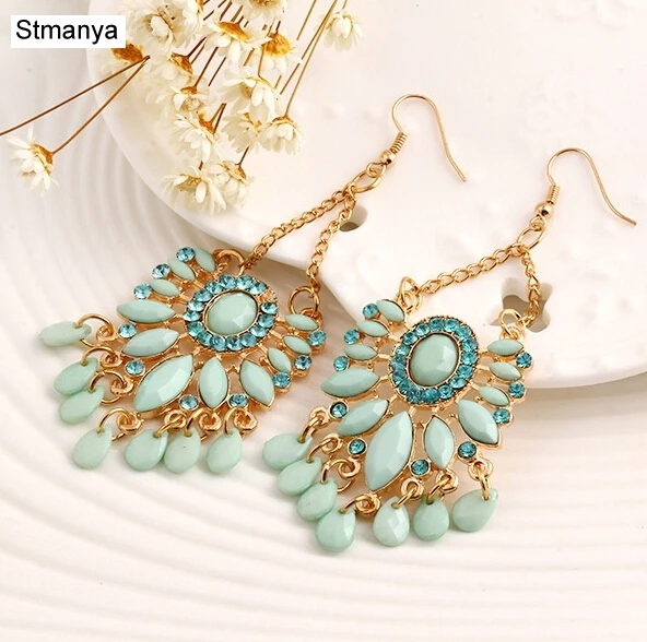 

Ear hook Earrings Hot fashion boutique trend of Korean lady OL shining resin Earrings female temperament leaves Jewelry #12118