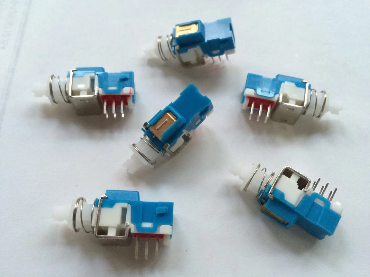 

[VK] Стандартный кнопочный переключатель с самоблокировкой, 6-контактный 6-футовый 2-х позиционный кнопочный переключатель