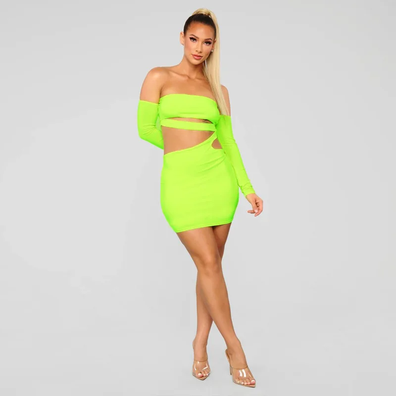 Женское облегающее платье Allyzozo неоново-зеленое с вырезом лодочкой и открытыми