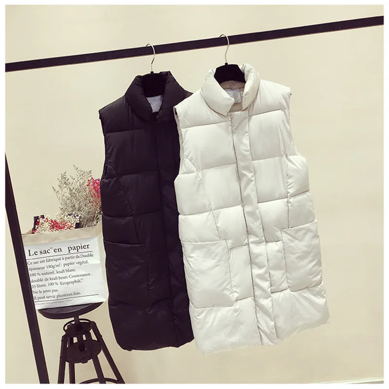 Женский хлопковый жилет MUMUZI бежевый мягкий теплый на утином пуху верхняя одежда