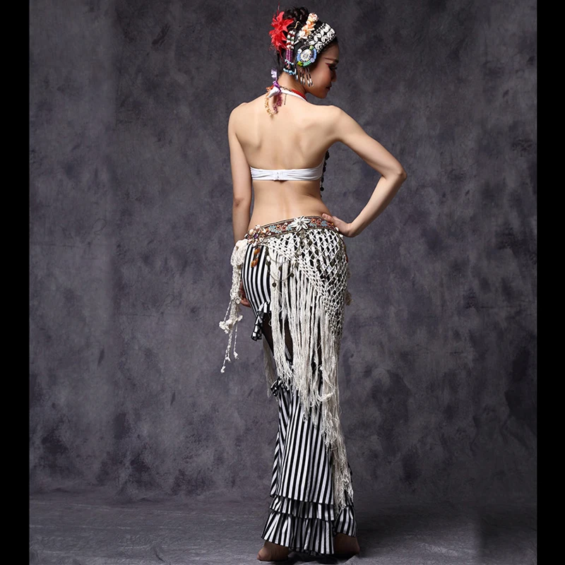 Костюм для танца живота из бюстгальтера длинных брюк и пояса на бедрах |