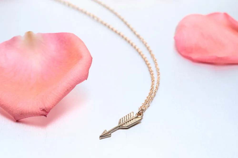 Kinitial 10 шт. оптовая продажа One Direction Arrow Цепочки и ожерелья Short Colar feminino стрела