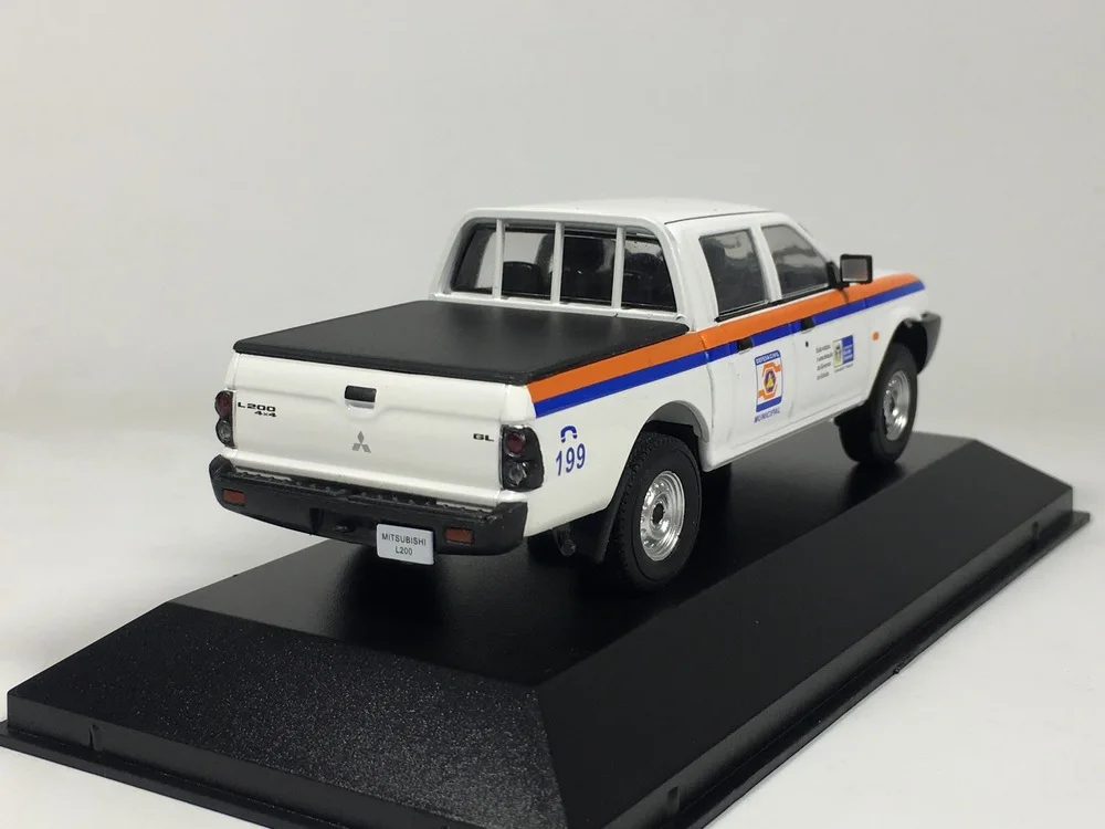 I XO 1:43 Mitsu bishi L200 пикап бутиковый игрушечный автомобиль из сплава для детей Детские