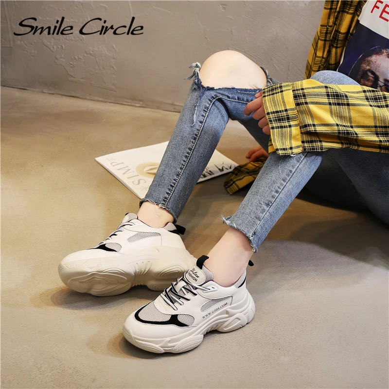Женские кроссовки со шнуровкой Smile Circle розовые повседневные на массивной плоской