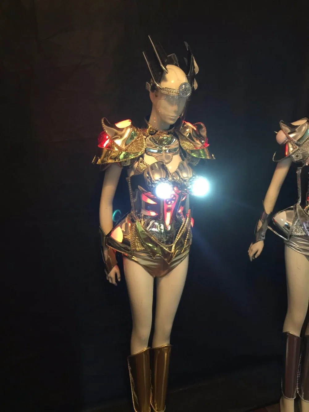 

Fashion Show Catwalk Gold Color Wings Carnival Victoria Ballroom Costume Stage Performance DJ Bar TV Show Cosplay Clothes