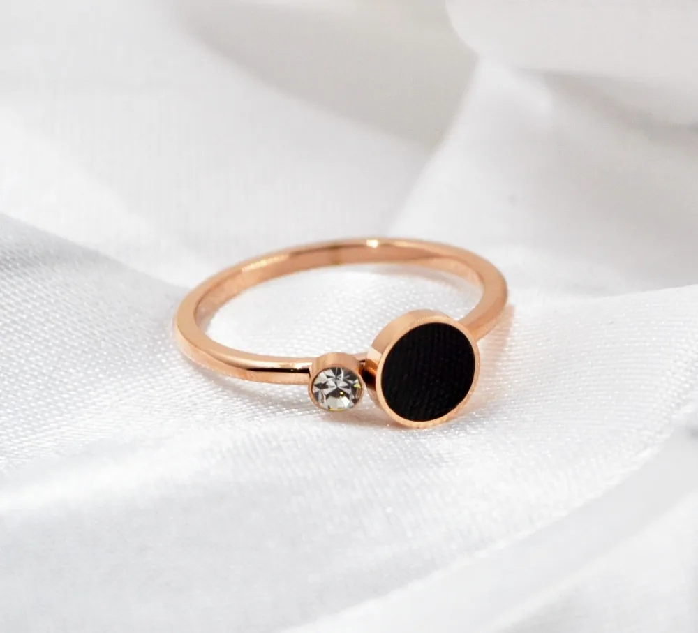 Новинка 2020 Великолепное модное черное кольцо с фианитом для женщин и девушек из