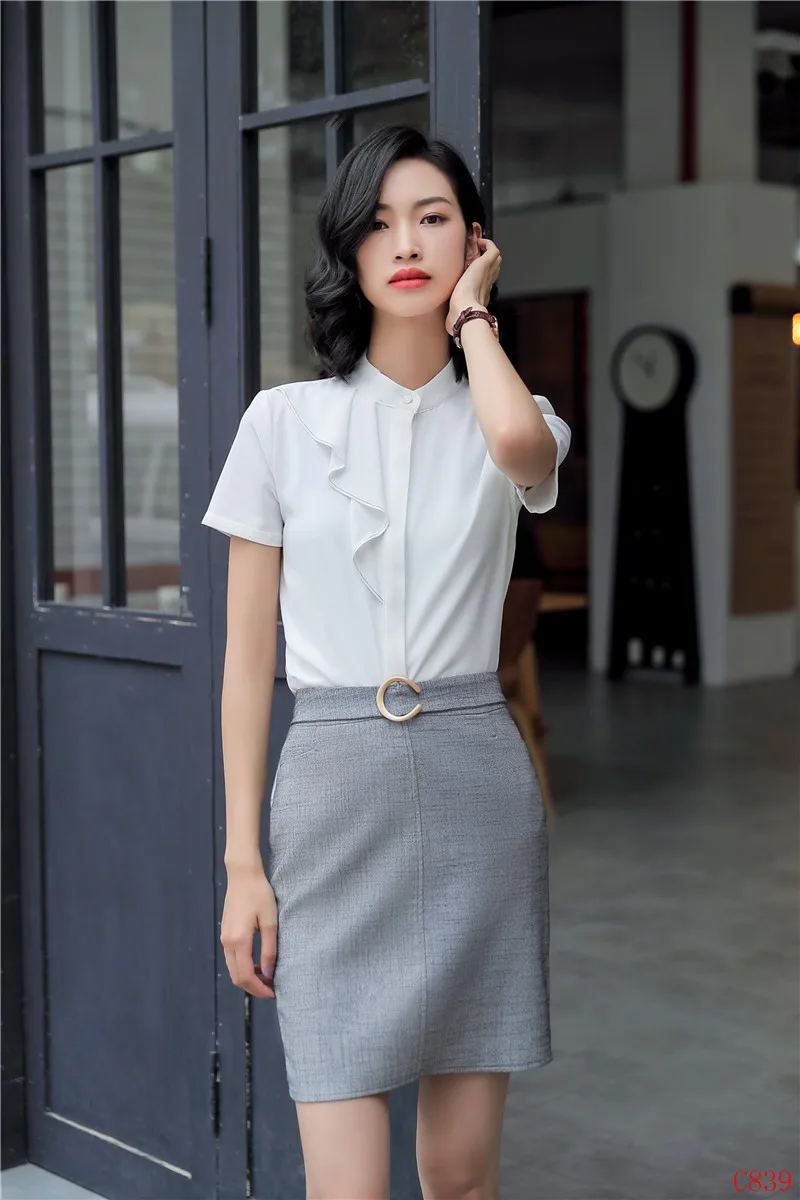 Женский деловой костюм из двух предметов белая блузка с юбкой и топом рубашка