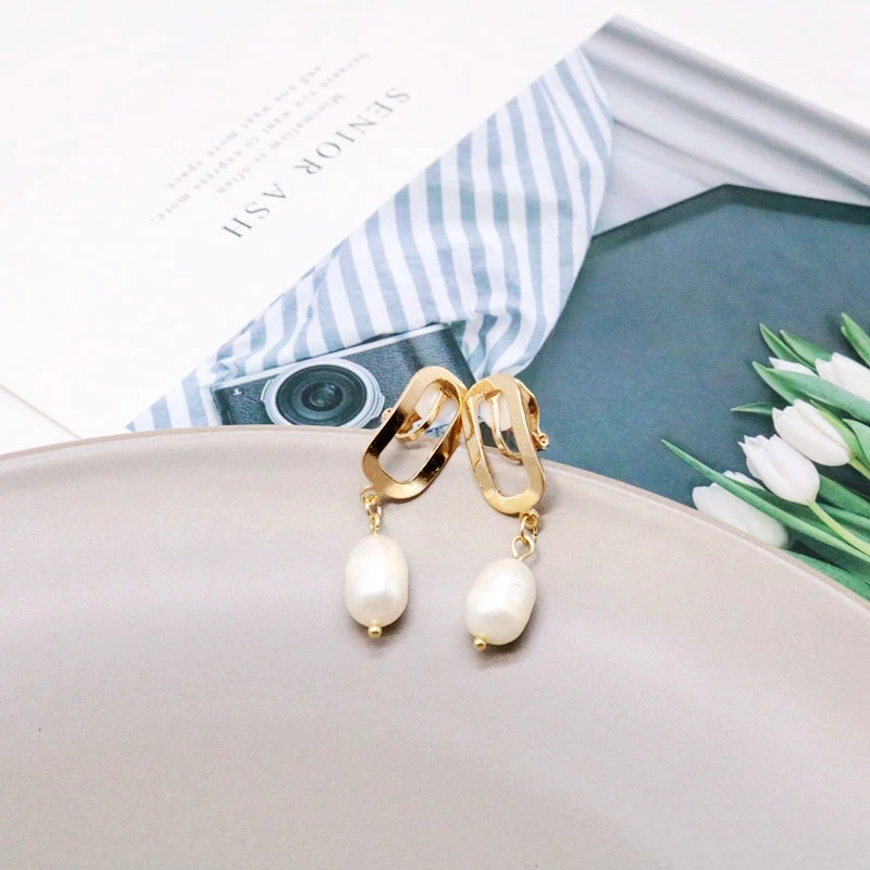 

Cute Shell Geometric Clip Earring Baroque Pearl Gold Glitter Party Wedding Birthday Gifts
