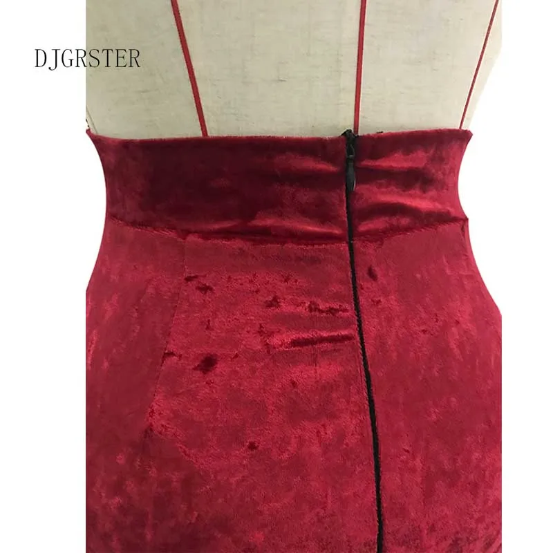 Женское трико с вышивкой и открытой спиной