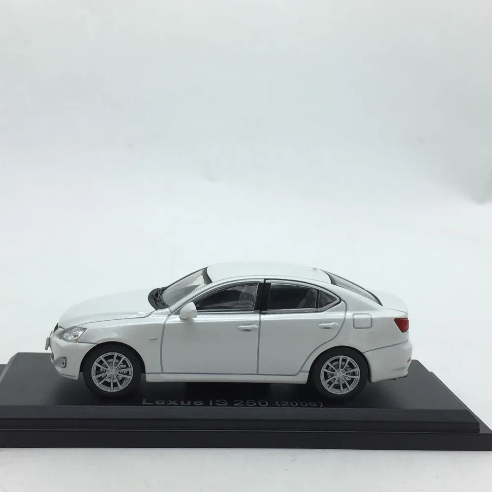 1:43 усовершенствованные модели автомобилей из сплава, высокая имитация Lexus IS 250 2006, металлические Литые диски, игрушечные транспортные средства