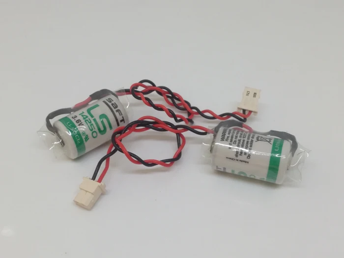 

Wholesale 100pcs/lot New Original SAFT LS 14250 LS14250 1/2 AA 1/2AA 3.6V 1250mAh PLC Lithium Battery With Plug