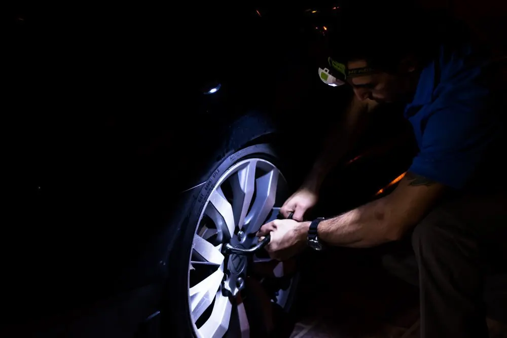 Светодиодный налобный фонарь с 3 режимами на батарейках для кемпинга бега