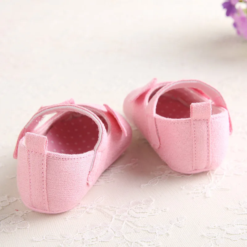 Обувь для маленьких девочек милая хлопковая обувь первых шагов с мультяшным