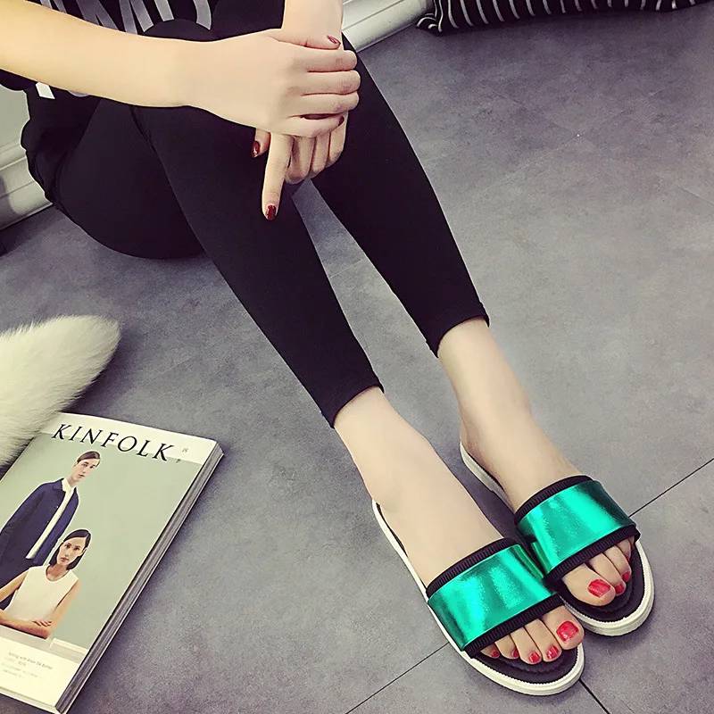 Новый Летний Бренд Тапочки Дизайн Женщины Вьетнамки Шаблон PU Заклепки Сандалии