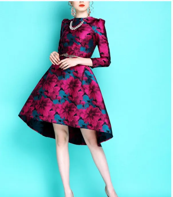 Женское жаккардовое платье с длинным рукавом розовое элегантное приталенное