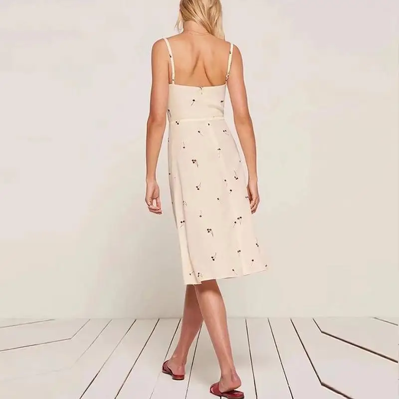 Женское винтажное пляжное платье с принтом вишни белое без рукавов на бретелях