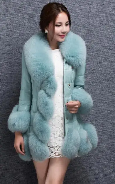 Зимнее блестящее пальто из лисьего меха Стройное розовое и фиолетовое синее