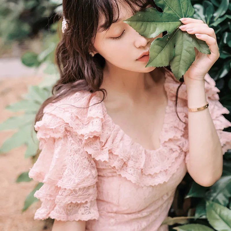 

2020 New Woman Sleeping Dress Retro Hook Flower Hollow Lace Lotus Leaf Collar Long Nightdress Was Slim Female Nightgowns QZ1062