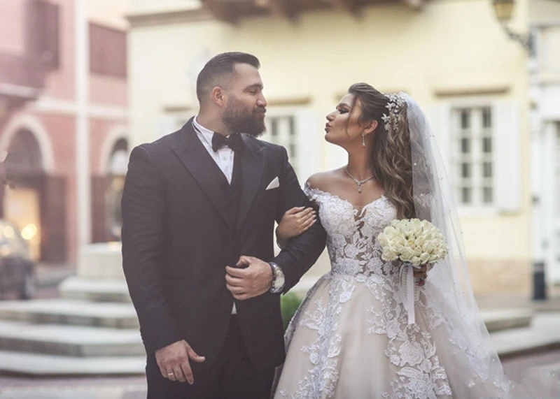 

Vintage Lace 2020 Arabic Dresses for Wedding Party Off The Shoulder Saudi Bridal Gowns Lace Up Long Formal Retro Wedding Gowns