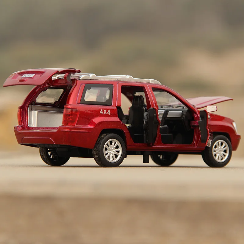 Литая металлическая модель автомобиля в масштабе 1:32 для Jeep Grand Cherokee