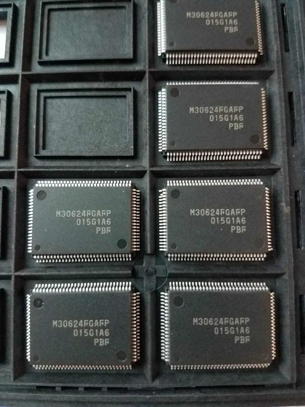 M30624FGAFP PQFP100 M16C CISC 256KB Flash Гарантированный 100% Новый оригинальный QFP100 в наличии |