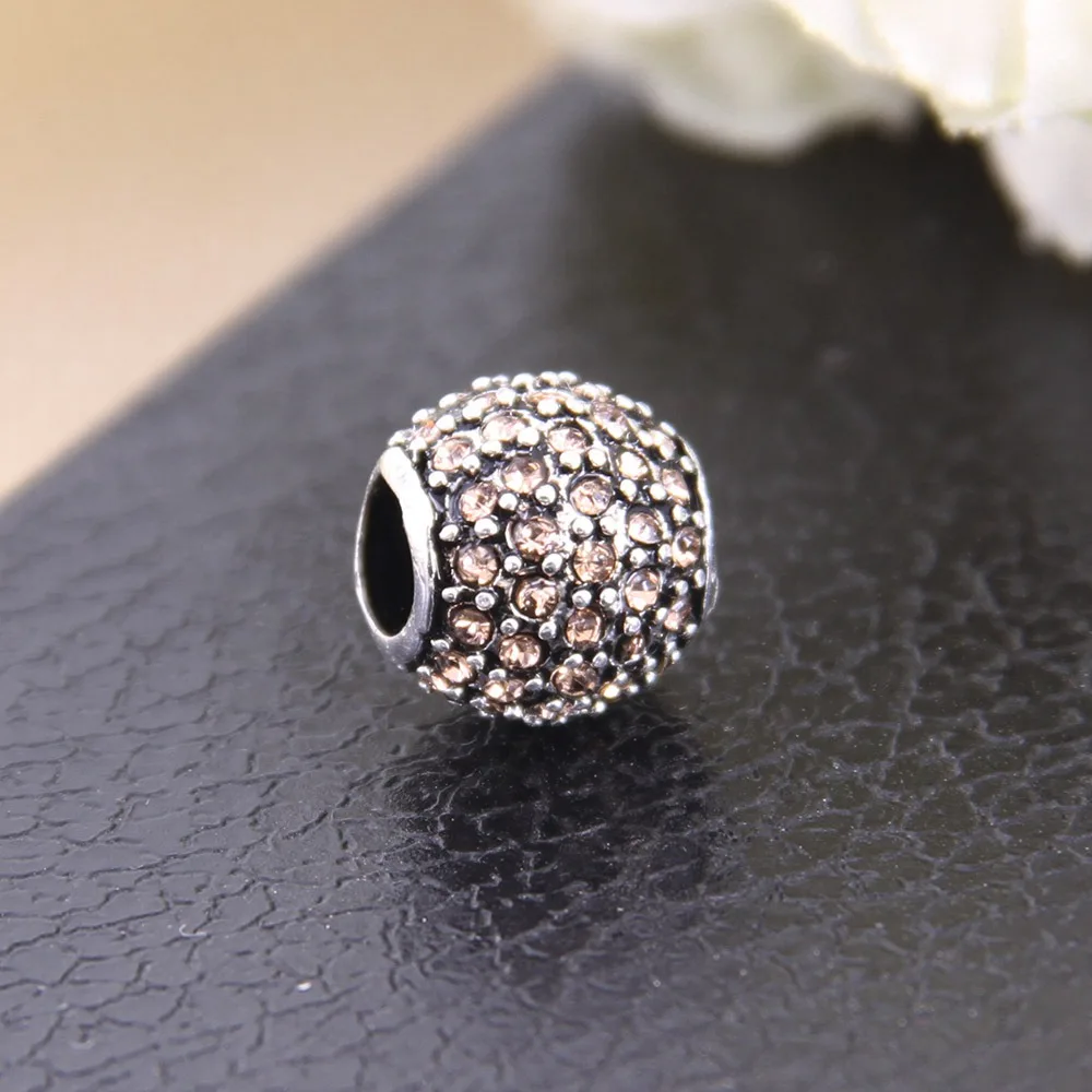 Браслет Thomas Full цвета шампанского с фианитами украшенный бусинами подходит для