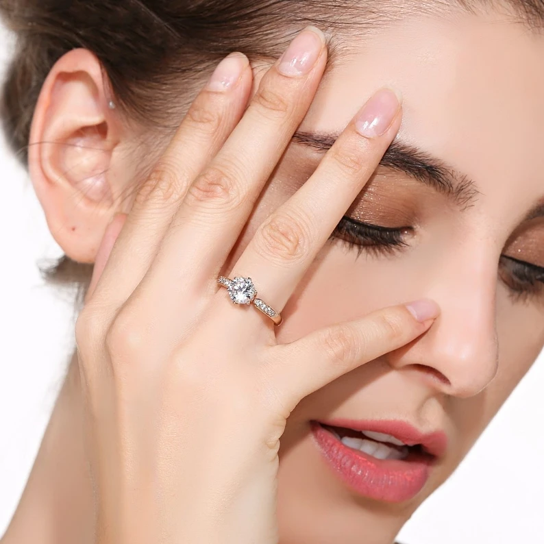 Розовое золото цвет классический 6 зубец Блестящий 1.5ct прозрачный фианит