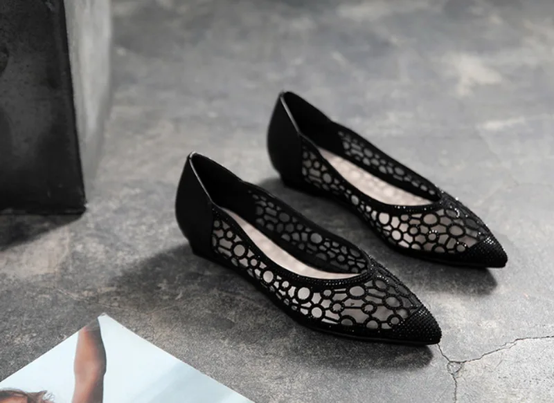 

New Fashionable women flat shoes
