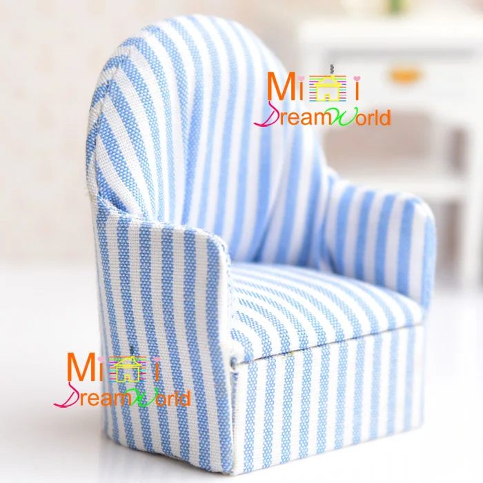 Миниатюрная мебель для гостиной игрушки одного нежно-голубого цвета с белой