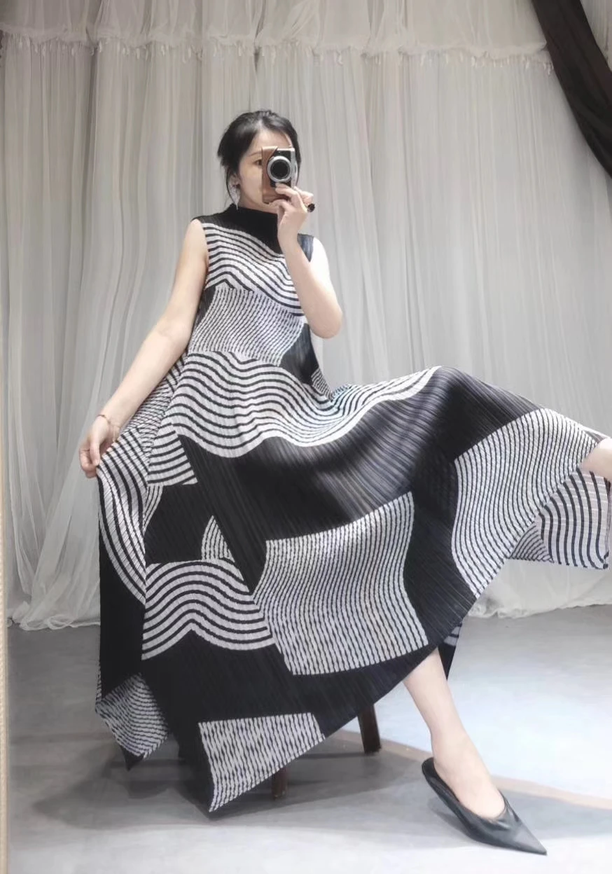Горячая Miyake складные Геометрические печати со стоячим воротом, без рукавов большое ТРАПЕЦИЕВИДНОЕ ПЛАТЬЕ