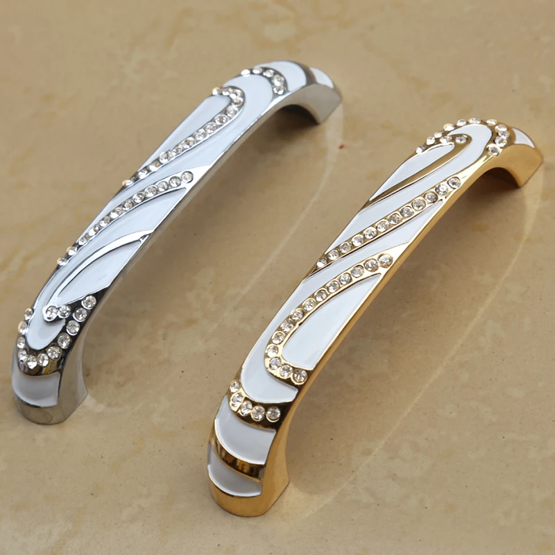 Ручка на дверцу шкафа 128 мм серебристо-белая | Обустройство дома