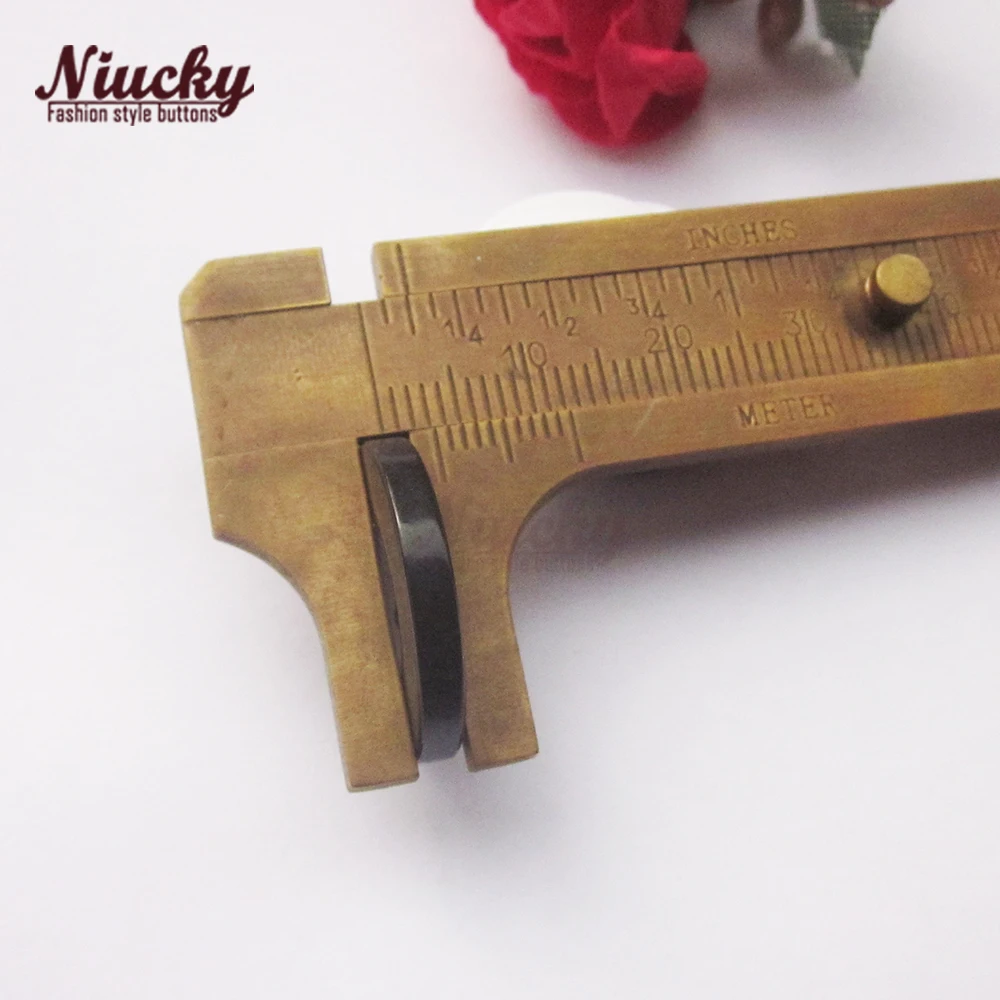 Niucky 20 мм с 4 отверстиями белый/черный широкими краями полимерная пошив пальто