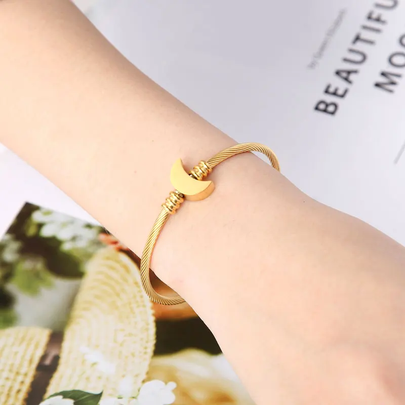 Браслет женский из нержавеющей стали регулируемый размер в форме полумесяца |