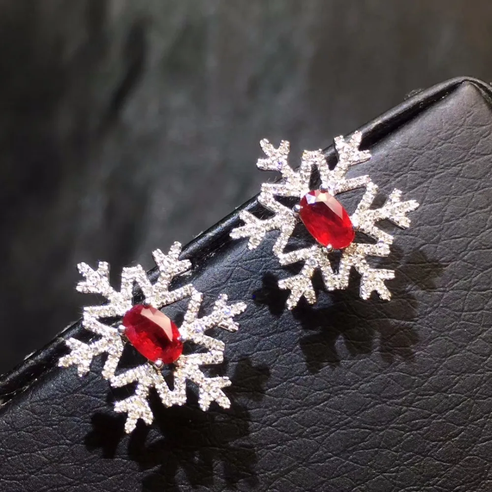 Женские серьги-гвоздики из 18-каратного белого золота с красным Рубином |