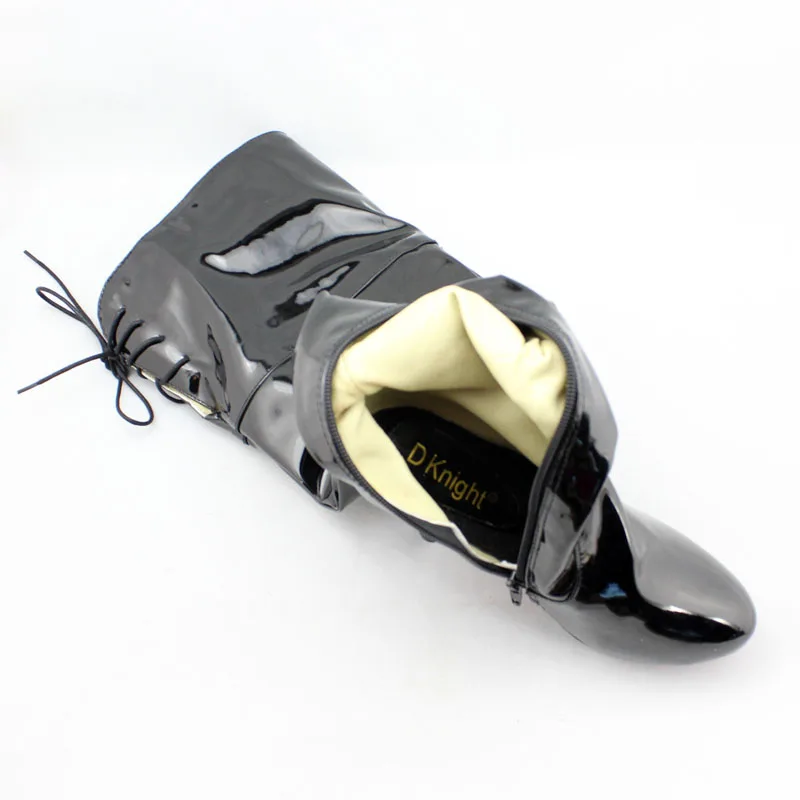 Модные ботфорты из лакированной кожи на высоком каблуке и платформе с боковой