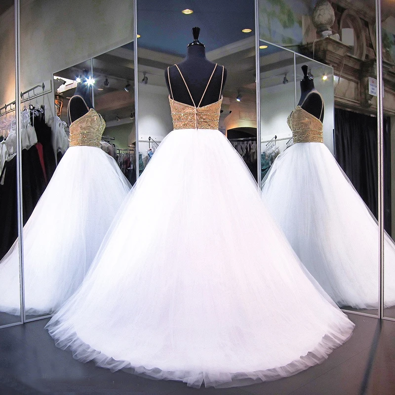 2017 Белый Тюль Бальное платье Платья Quinceanera Vestidos де 15 Anos Золотой Лиф с Beadings платья