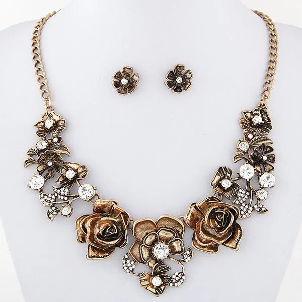 

High-end Jewelry Short Geometric Flower Necklace Earrings Suit Clavicle Necklace Women's Clothing Accessories Wholesale