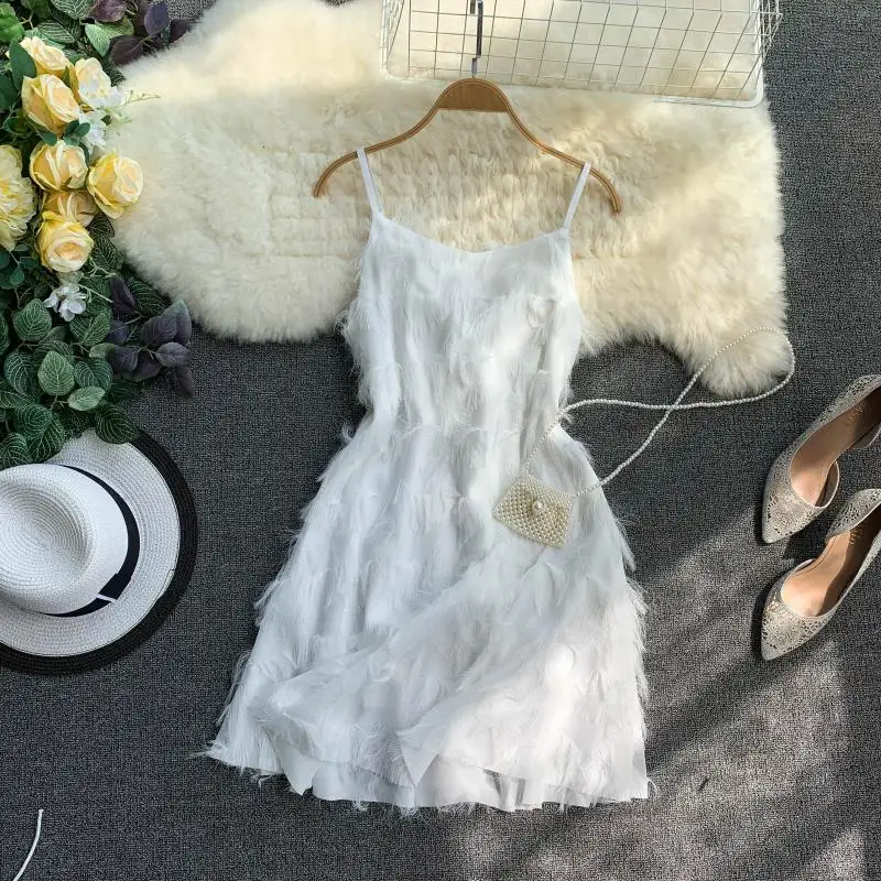 Женское пляжное платье с перьями сексуальное бахромой и лямкой на шее для