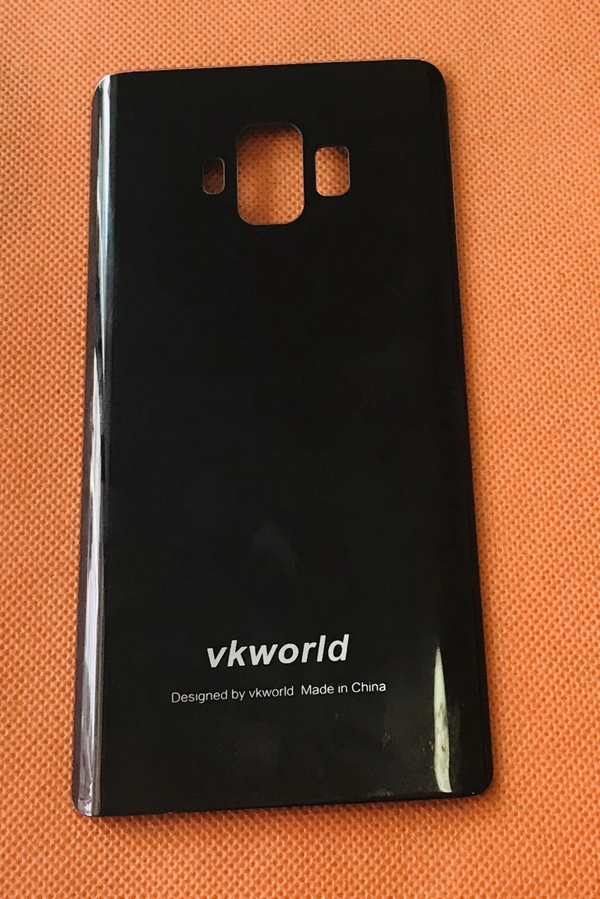 Используется оригинальный защитный чехол для аккумулятора VKworld S8 MTK6750T Octa Core
