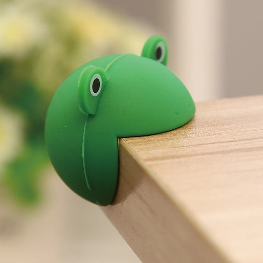 

2Pcs/Lot Cute Cartoon Baby Safety Furniture Corner Guards Soft Child Baby Safety Silicone Table Desk Corner Protector Edge Cover