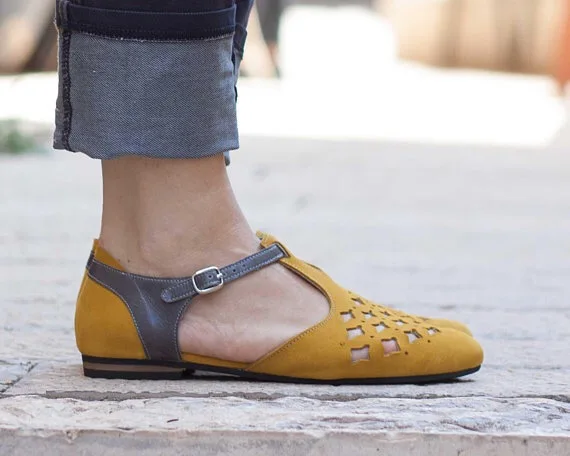 2019 Spring New Hollow Out Women Shoes Pointed Toe Flat Leather Casual Female Fashion Woman Plus Size 43 H122 | Обувь