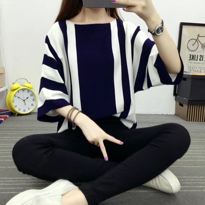 Autumn new women's vertical stripe sweater loose big yards bat sleeve round neck hedging wild female | Женская одежда