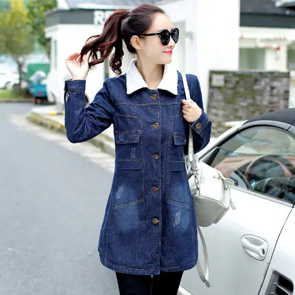 Женская джинсовая куртка длинная приталенная большого размера на весну и осень