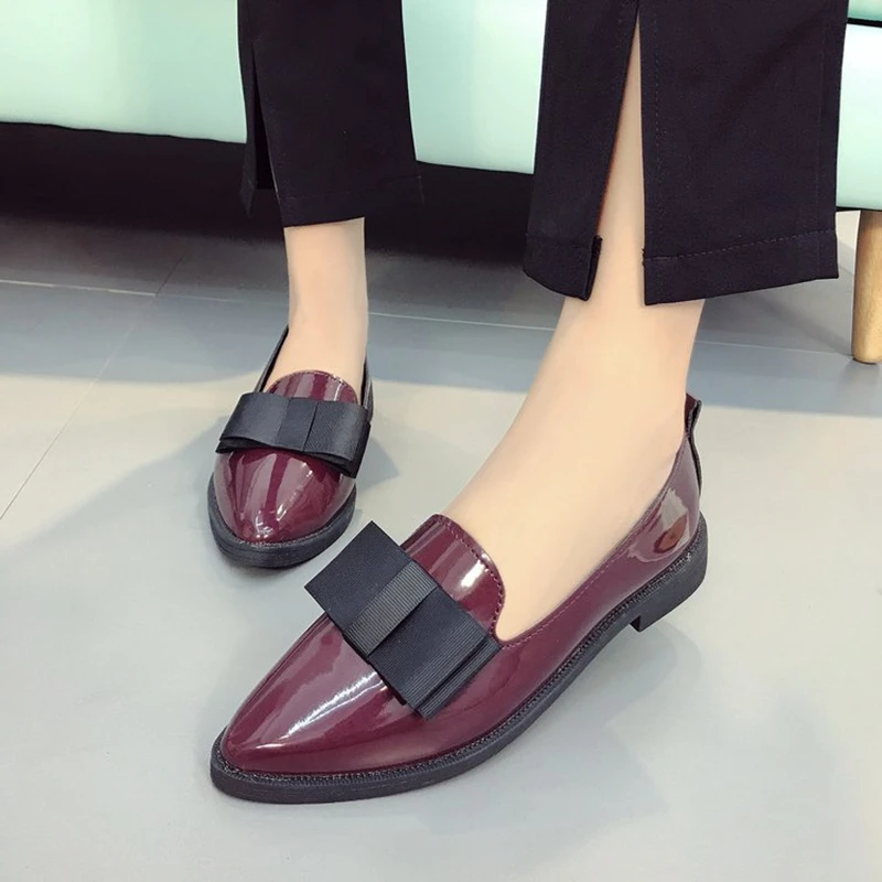 Женская обувь на плоской подошве элегантные лоферы из лакированной кожи низком