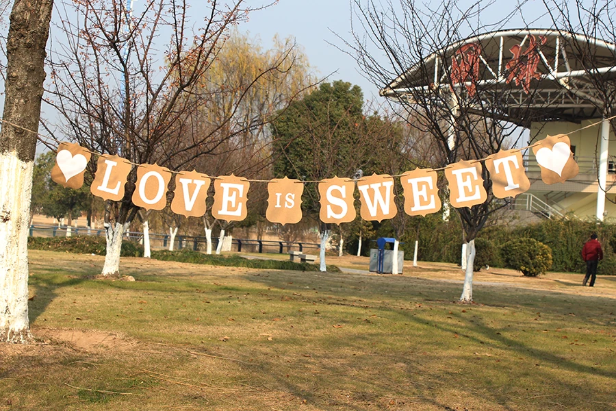 Надпись Love Is Sweet флажки для свадебной вечеринки баннер фотобудка украшение