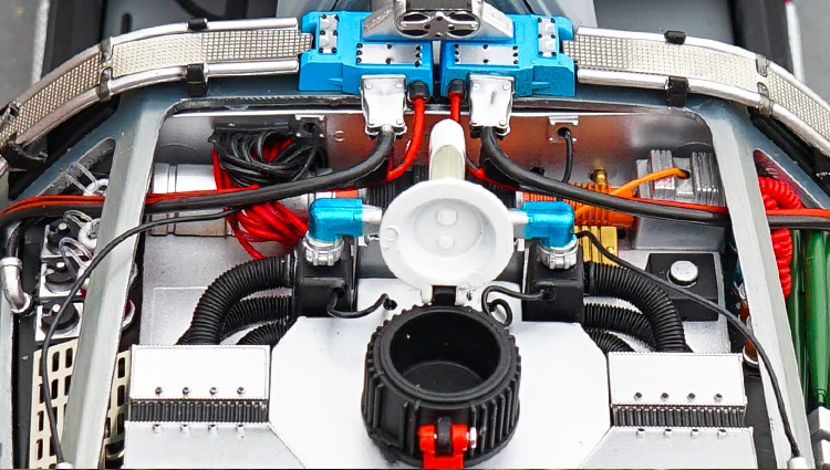 1:18 DMC Deronin возвращается в будущее модель автомобиля из сплава, высокая имитация литого металла модель автомобиля, Изысканные Подарки