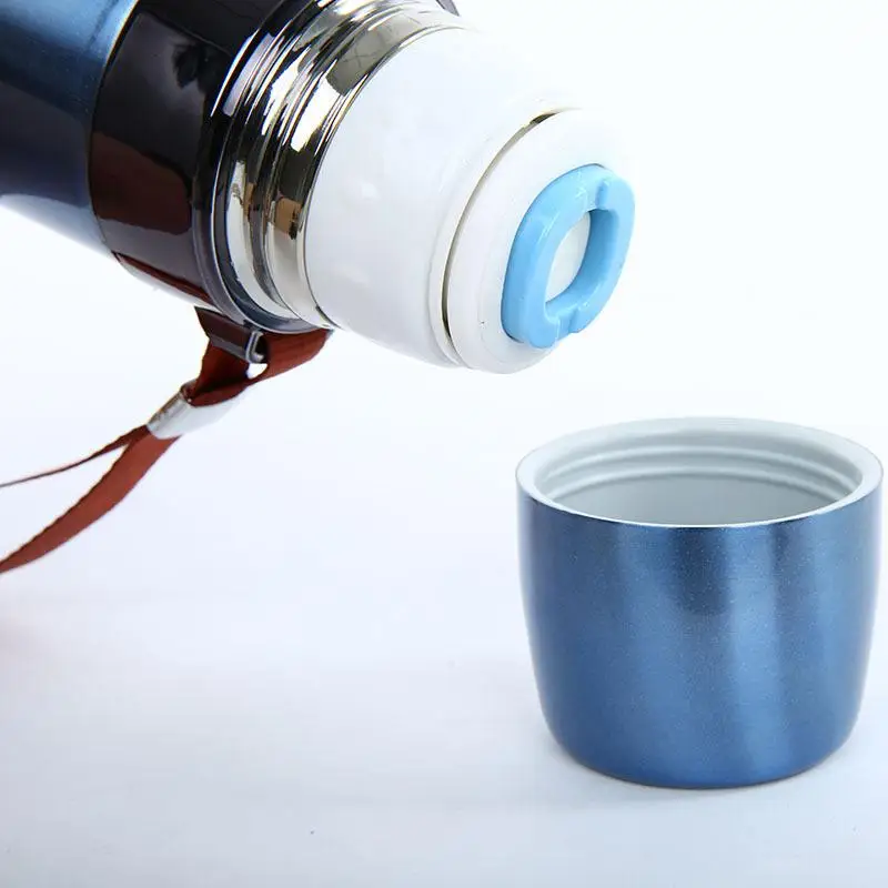 Изолированная бутылка для воды из нержавеющей стали Красного/синего/золотого